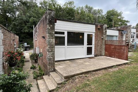 Gurnard Pines, Cockleton Lane, Cowes 2 bed semi