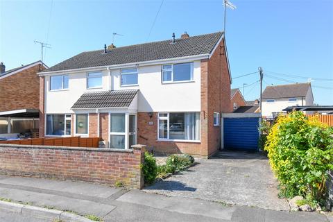 Chantry Gardens, Southwick 3 bed semi