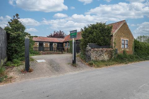 Back Road, Pentney, PE32 3 bed barn conversion for sale
