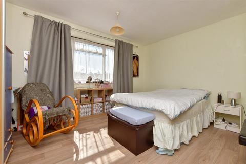 Nickleby Close, Rochester ME1 3 bed semi
