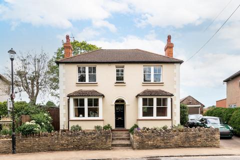 High Street, Harrold, Bedfordshire, MK43 4 bed detached house for sale
