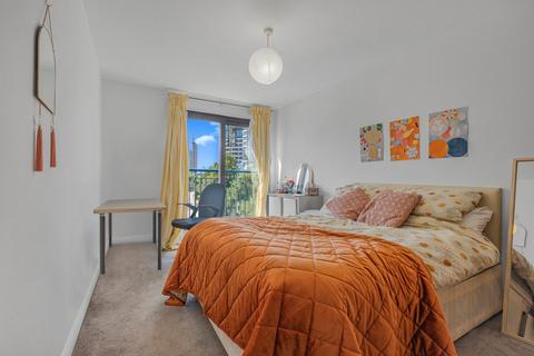 Gaselee Street, Isle of Dogs, London 3 bed flat for sale