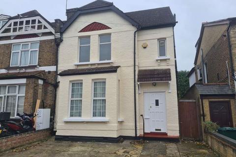 Lichfield Grove, Finchley, London, N3... 3 bed semi