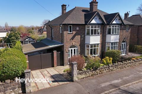 The Avenue, Basford... 3 bed semi