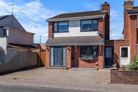 Hanbury Road, Stoke Prior... 3 bed link detached house for sale