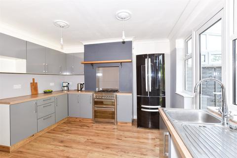 Park Road, West Malling ME19 3 bed semi