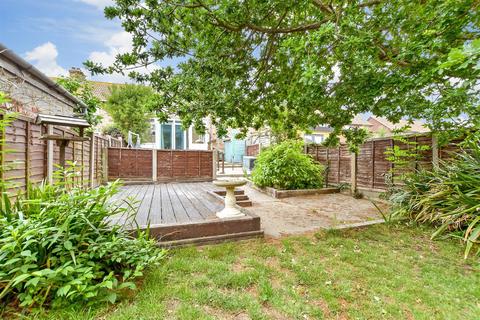 Redsull Avenue, Deal, Kent 3 bed terraced house for sale