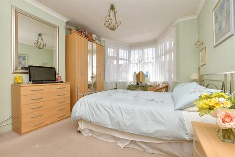 Winterbourne Road, Thornton Heath... 3 bed semi