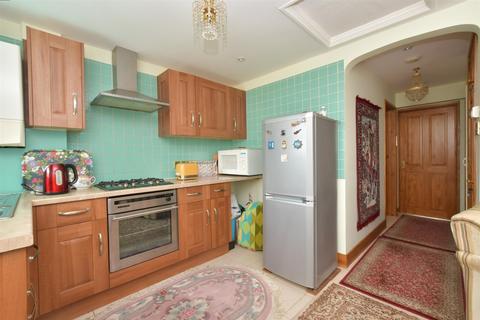 Lawrence Avenue, Rustington BN16 2 bed terraced bungalow for sale