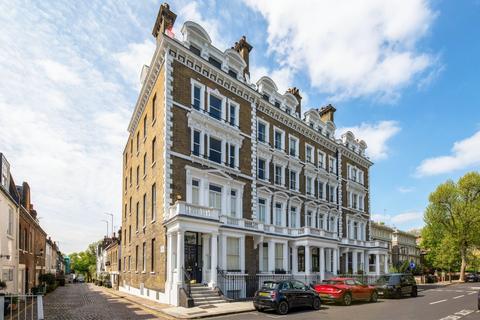 Ladbroke Terrace, Notting Hill 4 bed flat for sale
