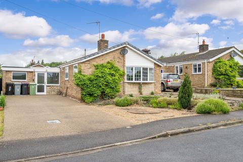 Brookside Close, Grantham NG32 2 bed detached bungalow for sale