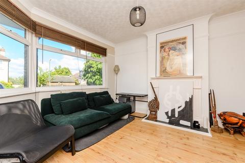 Kingswood Close, Dartford DA1 3 bed end of terrace house for sale