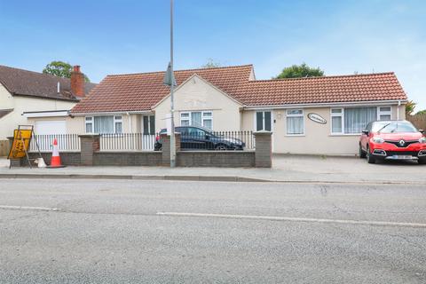Maldon Road, Hatfield Peverel... 4 bed detached bungalow for sale