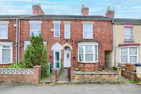 Lister Road, Wellingborough NN8 2 bed terraced house for sale