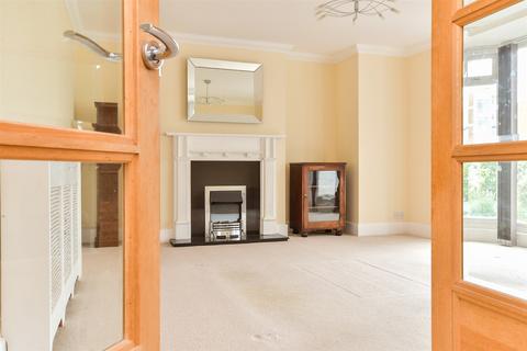 Seaview Road, Worthing, West Sussex 2 bed flat for sale
