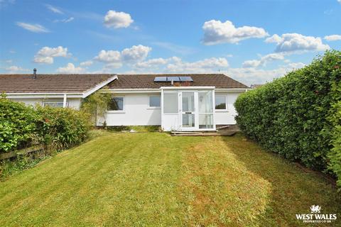 Crackwell Close, Penally, Tenby 2 bed semi