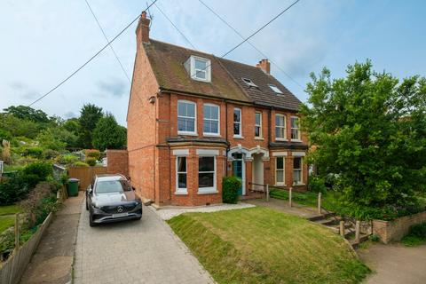 High Street, Lyminge, Folkestone, CT18 5 bed semi