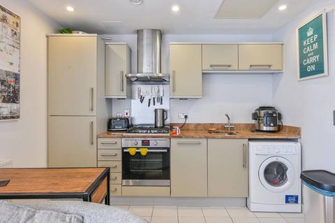 Lime View Apartments, Limehouse... 2 bed flat for sale