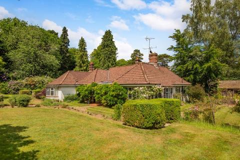 Burrows Lane, Gomshall 3 bed detached house for sale