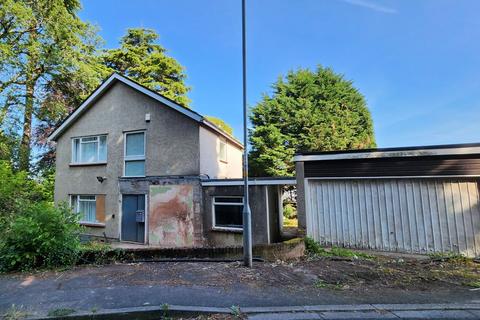 1 Oakfield Gardens, Newport, Gwent... 3 bed link detached house for sale