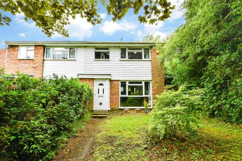 Oaklea Way, Uckfield, East Sussex 3 bed semi