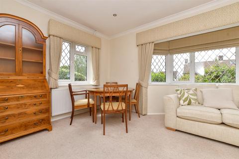 Parsonsfield Road, Banstead SM7 3 bed semi