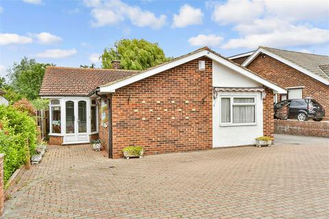 Minster Road, Sheerness ME12 3 bed detached bungalow for sale