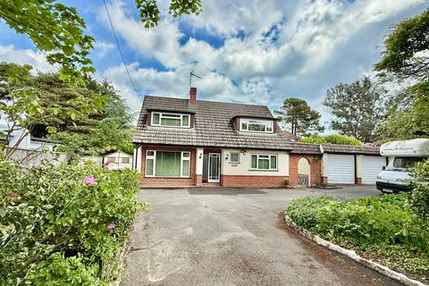 St. Leonards, BH24 4 bed detached house for sale
