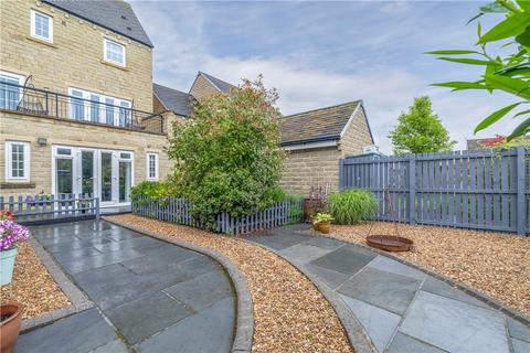 Mill Way, Otley, West Yorkshire, LS21 4 bed detached house for sale
