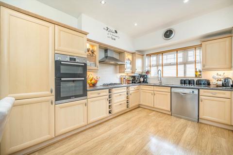 Osier Crescent, London N10 4 bed terraced house for sale