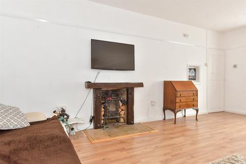 Ringold Avenue, Ramsgate CT12 3 bed semi