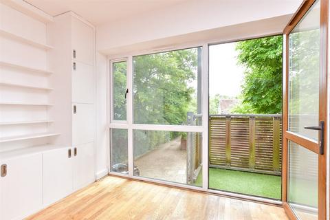 Coolwater Park, Brighton BN1 4 bed terraced house for sale