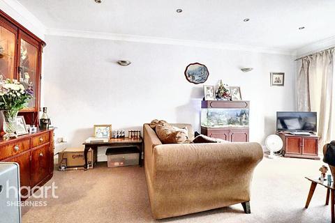 Groveway, Leysdown 2 bed bungalow for sale