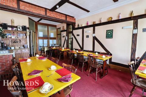 7 Norfolk Square, Great Yarmouth Guest house for sale
