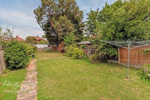 Wricklemarsh Road, London 3 bed semi