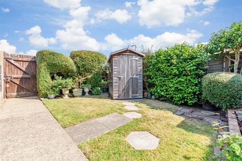 Bennett Close, Welling, Kent 3 bed terraced house for sale