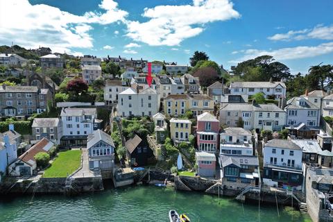 West Street, Polruan, Fowey... 3 bed semi