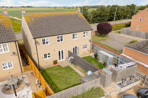 Barrier Bank, Cowbit, Spalding 3 bed semi