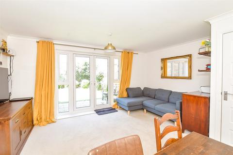 Wood Hill Way, Bognor Regis PO22 3 bed semi