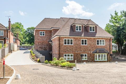 Sheerwater Road, Surrey KT14 1 bed property for sale