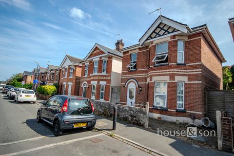 Green Road, Bournemouth 3 bed detached house for sale