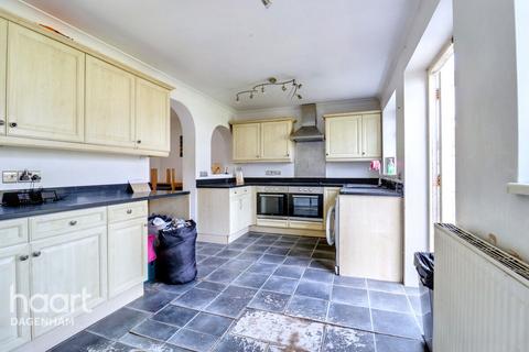 Ashbrook Road, Dagenham 4 bed semi