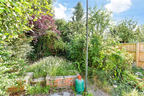Lake Green Road, Sandown PO36 3 bed semi
