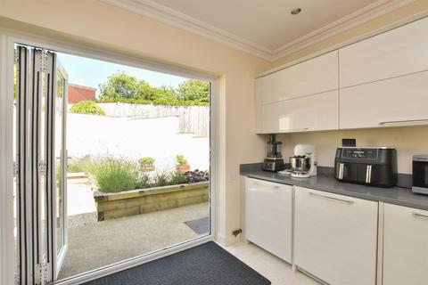 Mackie Avenue, Brighton BN1 4 bed semi