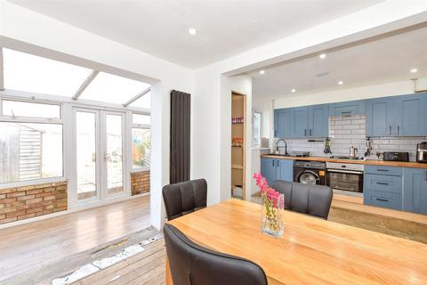 Western Road, Havant PO9 3 bed terraced house for sale