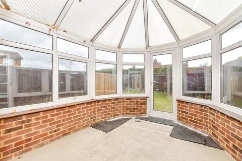 Hale Street, East Peckham, Tonbridge... 3 bed semi