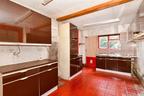 Tonbridge Road, Maidstone, Kent 3 bed semi
