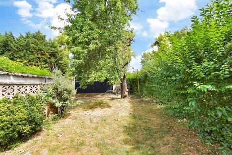 Torquay Gardens, Ilford, Essex 3 bed semi