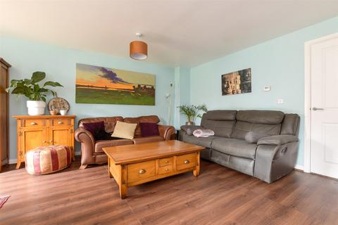 Burgess Road, Horley RH6 4 bed semi