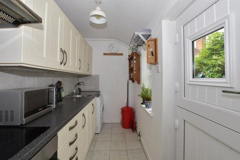 Corseley Road, Tunbridge Wells TN3 1 bed semi